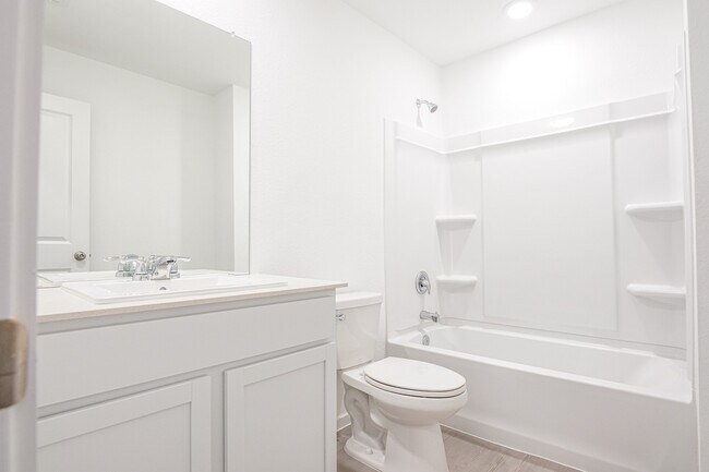 Building Photo - 2718 Pebble Whisper Dr