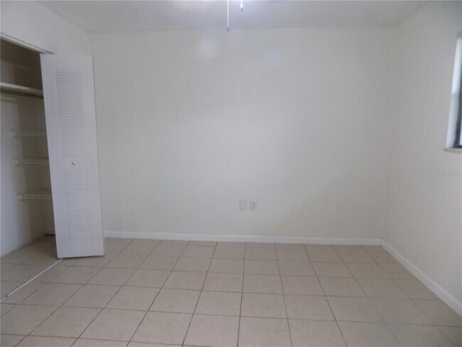 Building Photo - 2811 SW Archer Rd