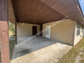 Building Photo - Country Living off Hwy 201N