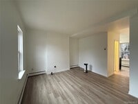 Building Photo - 32 N Bridge St