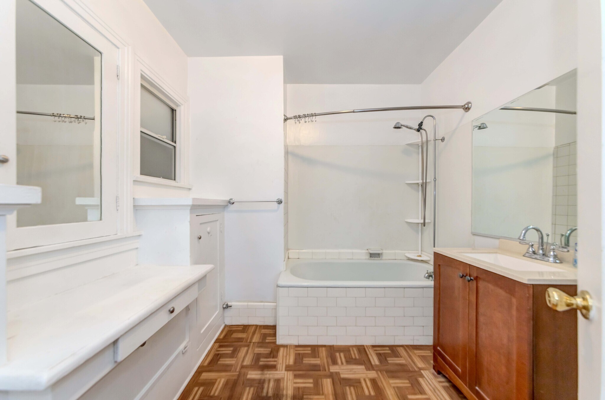 Building Photo - 1308 S Van Ness Ave