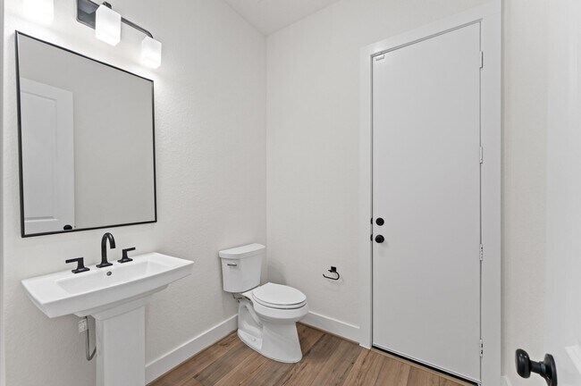 Building Photo - 8218 Sherman Pk Trl