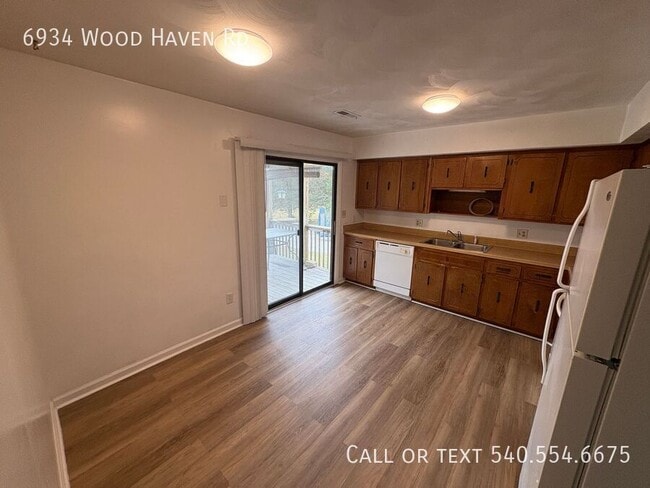 Building Photo - 6934 Wood Haven Rd