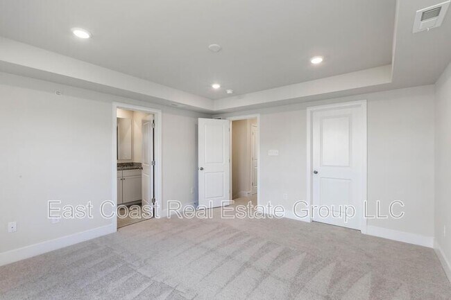 Building Photo - 2273 Marcy Dr