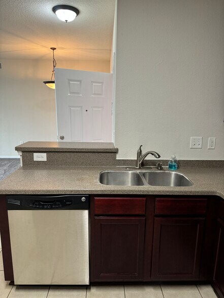 Building Photo - 4917 Key Lime Dr