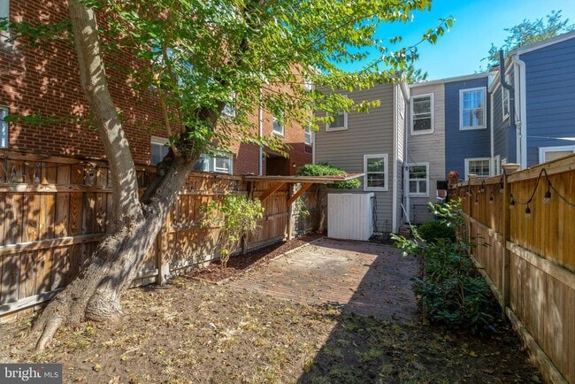 Building Photo - 225 S Payne St