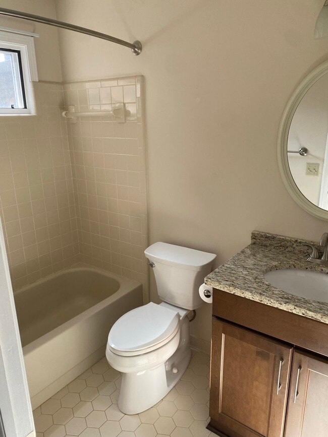 Building Photo - 205 Patio Pl