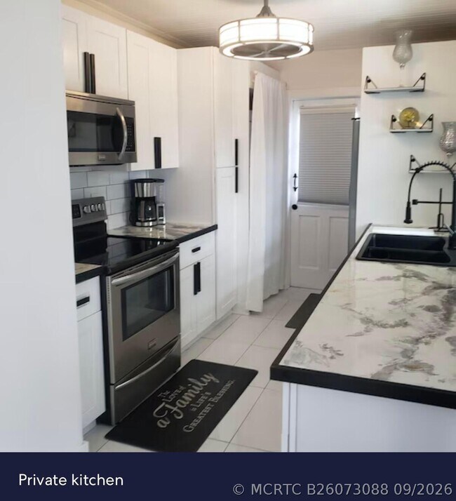 Building Photo - 5610 SW 55th St