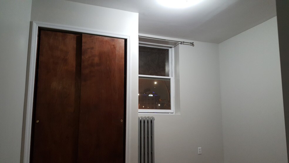 Building Photo - 14 Skillman Ave