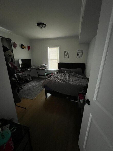 Room - 39 Glen Rd