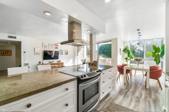 Building Photo - 1015 Kings Rd