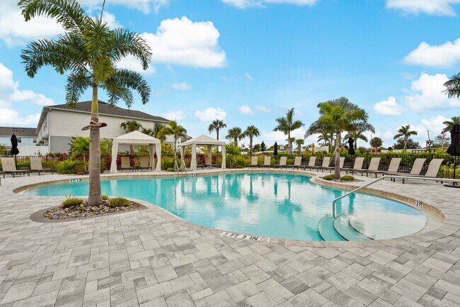 Building Photo - Beautifull Furnished Townhome - Nokomis - 2 Bedroom 2.5 bath plus office -1 Car Garage