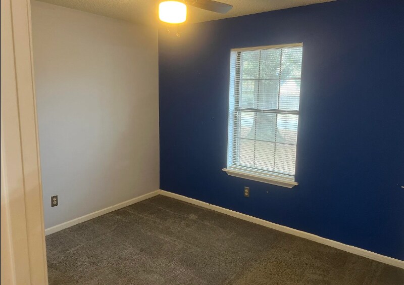 Building Photo - 8 Bridgestone Dr