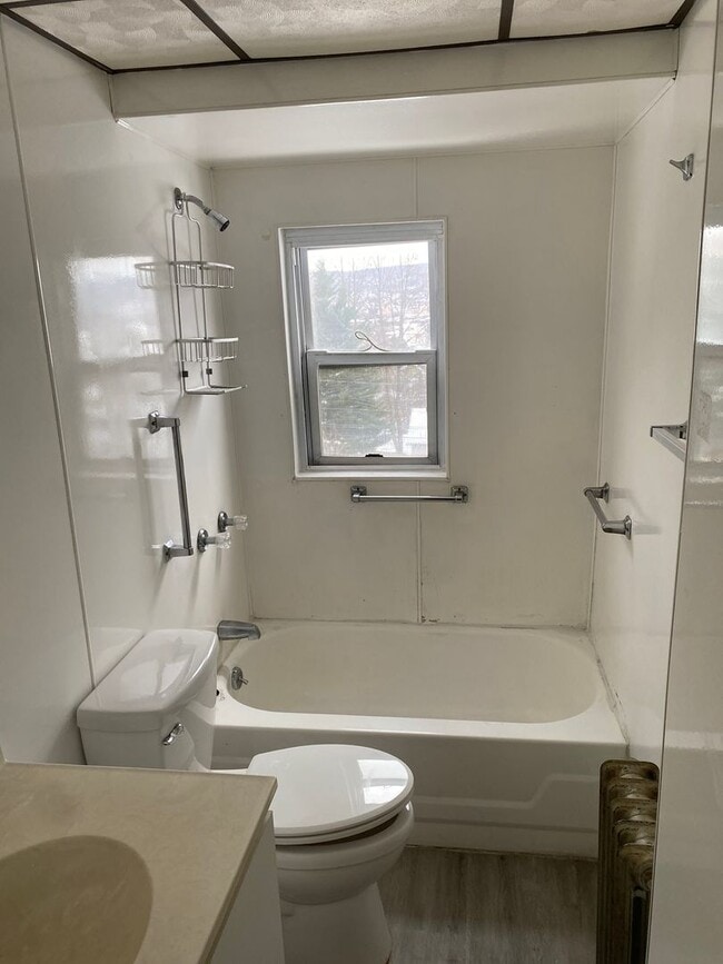 Building Photo - 342-344 N Fillmore Ave