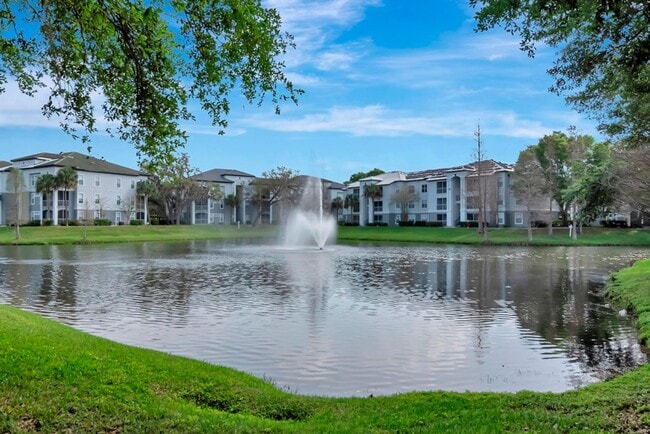 Building Photo - Remodeled and Upgraded -2nd Floor - 1 Bed 1 Bath Condo For Lease