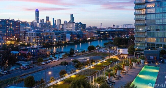 Building Photo - 718 Long Bridge St