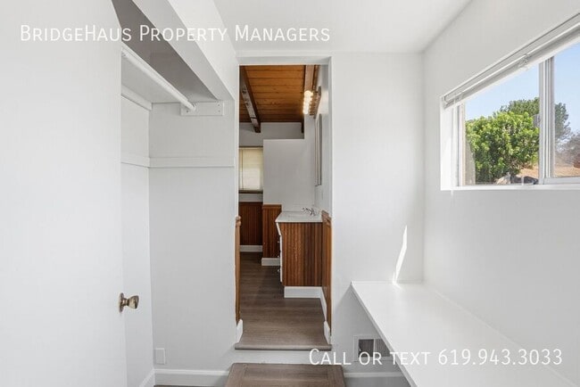 Building Photo - 7562 Zemco Dr