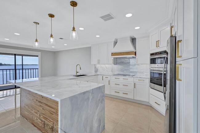 Building Photo - 4403 7th St E