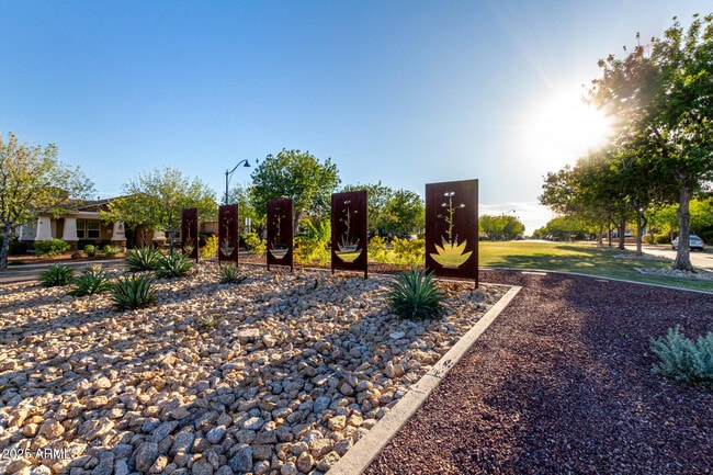 Building Photo - 3142 N Clanton St