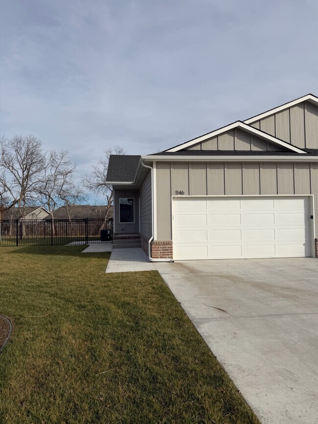 Building Photo - 1146 N Joye St