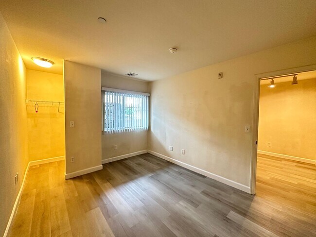 Building Photo - Modern Condo in a Gated Community Near Santana Row & Valley Fair!