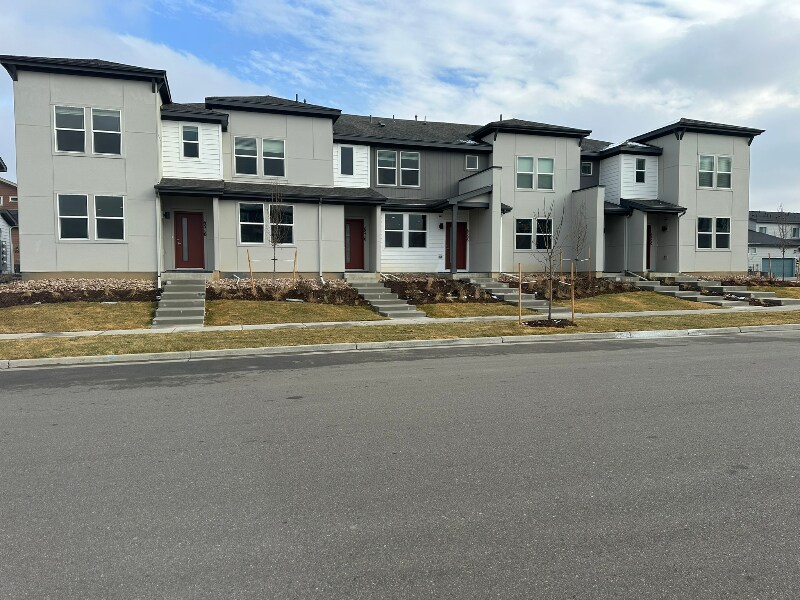 Building Photo - 6500 N Biscay St