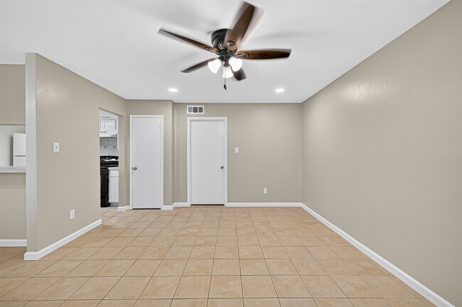 Building Photo - 14333 Memorial Dr