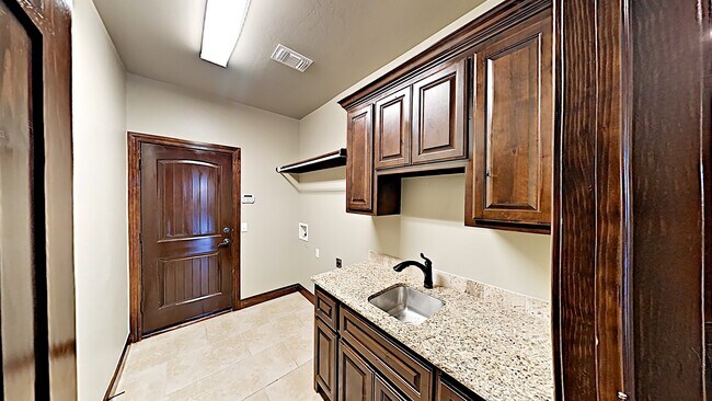 Building Photo - 4 Bedroom home in Rose Creek - DEER CREEK SCHOOLS