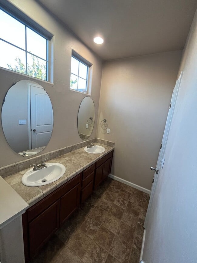 Building Photo - Great Town House Coming Soon!