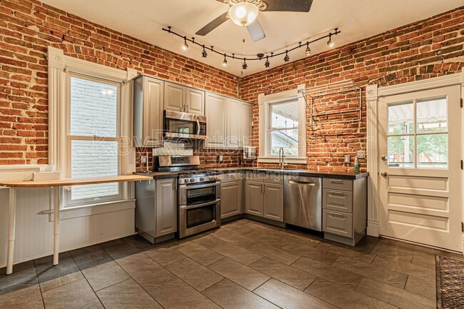 Building Photo - 2141 Irving St