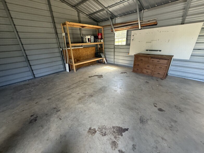 Building Photo - 2850 Co Rd 233D