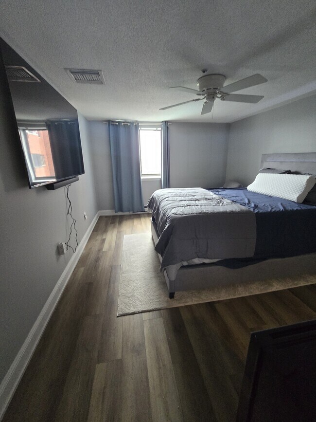 Building Photo - 200 Burkhall St