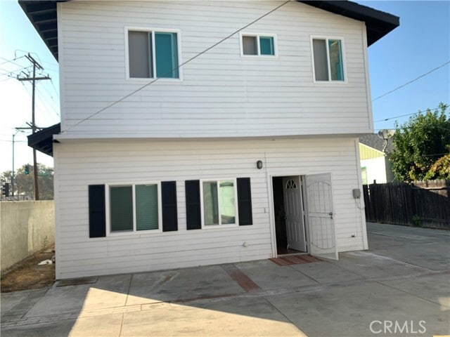 Building Photo - 212 S Vail Ave