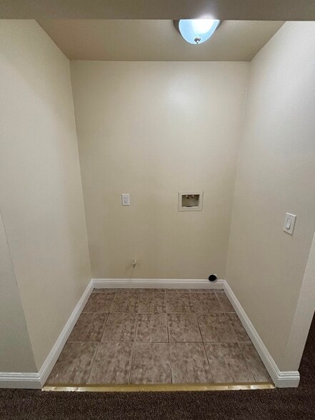 Building Photo - 157 W 89th St