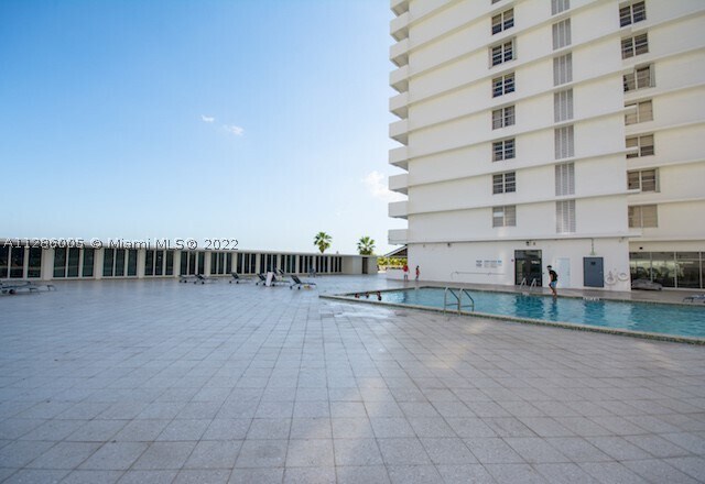 Building Photo - 5601 Collins Ave