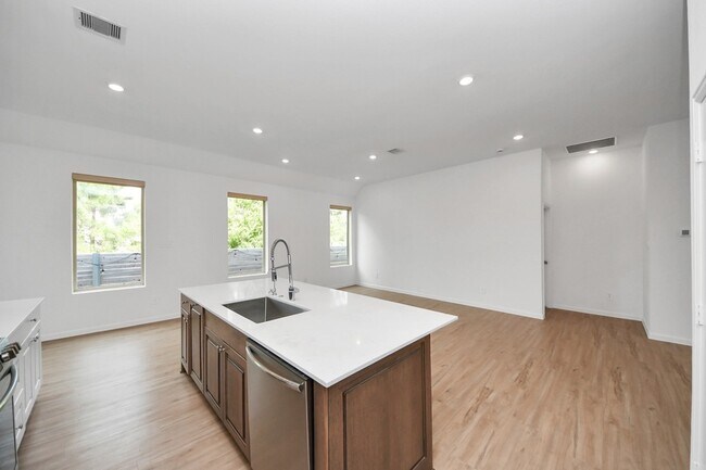 Building Photo - 15623 Red Panda Rd