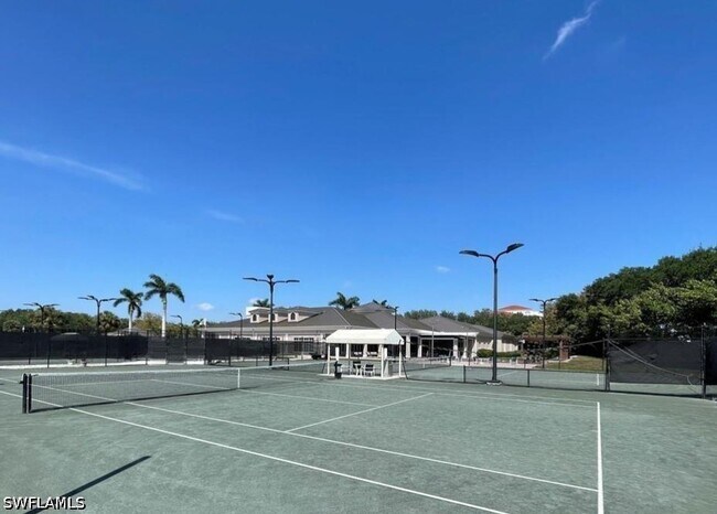 Building Photo - 2200 Arielle Dr