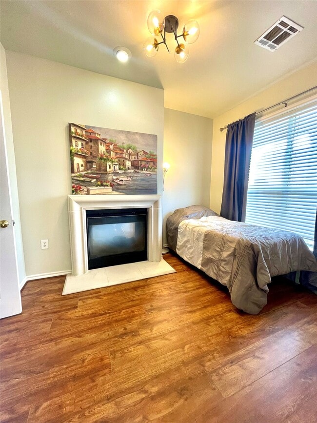 Building Photo - 2400 McCue Rd