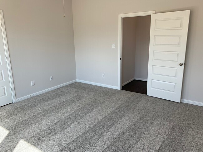 Building Photo - 8022 Cliffside Terrace Ct
