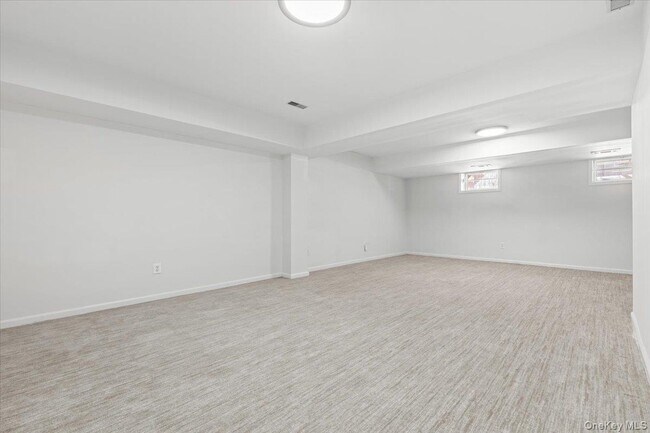 Building Photo - 44 Greenvale Cir