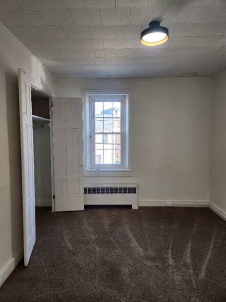 Building Photo - 459 Cherry St