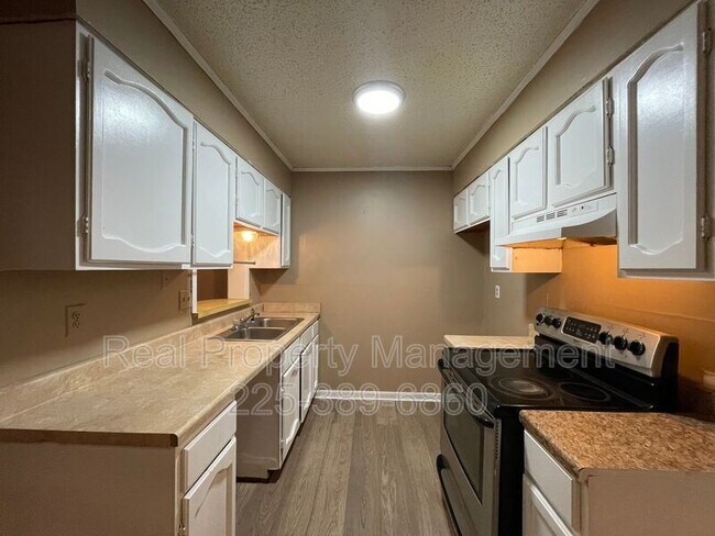 Building Photo - 750 Hospital Rd