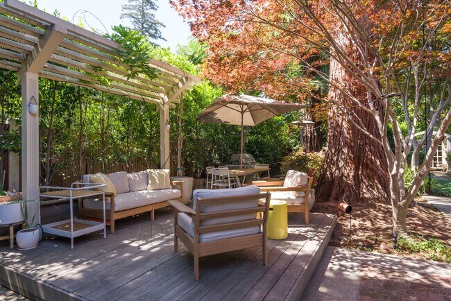 Building Photo - Charm of a Carmel Cottage in Menlo Park Al...