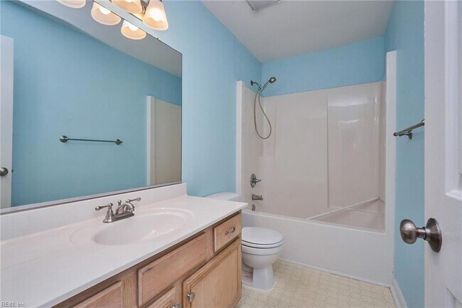 Building Photo - 3305 Fayette Dr