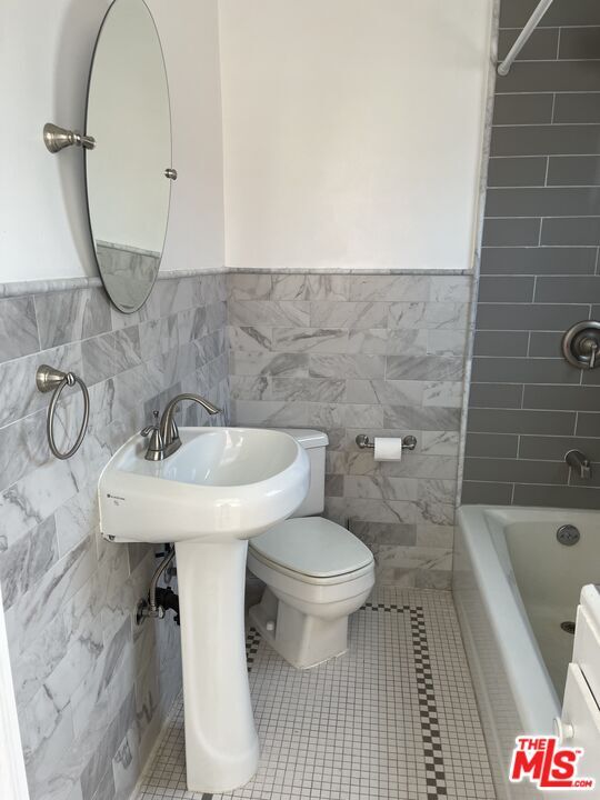 Building Photo - 1307 Innes Pl