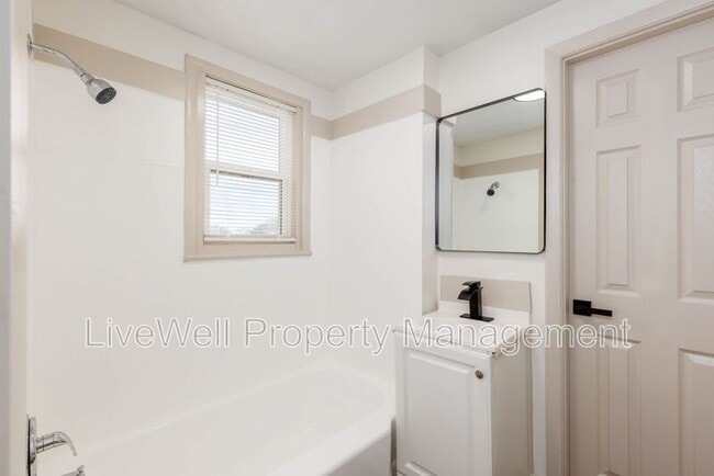 Building Photo - 1216 4th Pl N