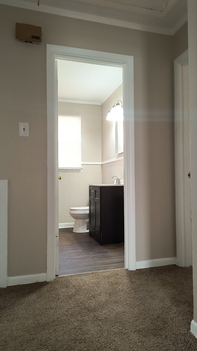 Building Photo - 3109 Daffodil Dr