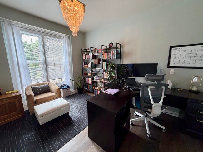 Building Photo - 6961 Suncrest Dr