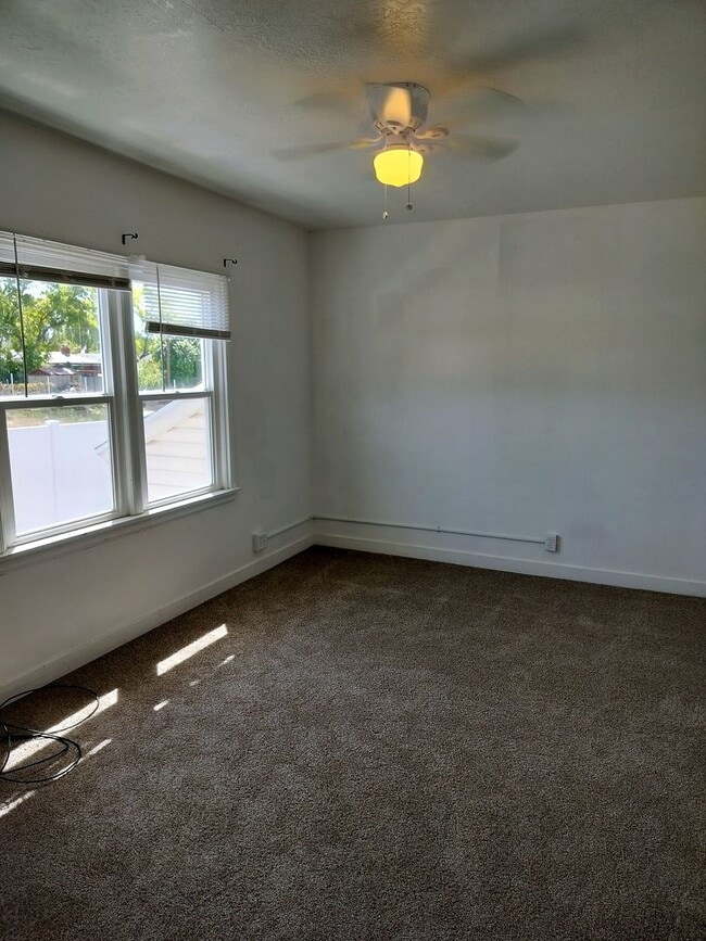 Building Photo - 220 Greenwood Ave
