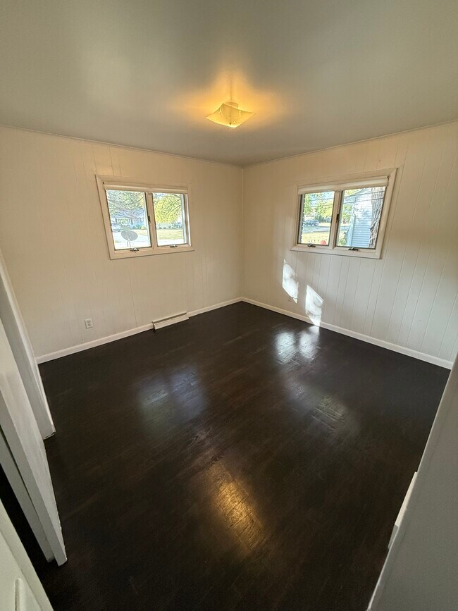 Building Photo - 4352 Clement Dr